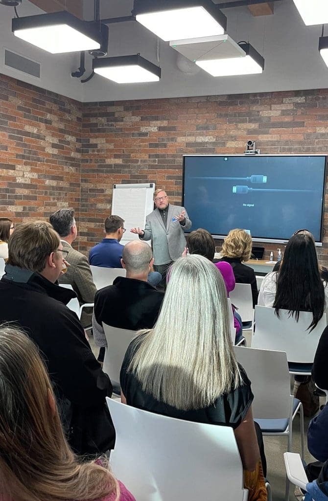 394423492_326569150064503_8313594346879551132_n